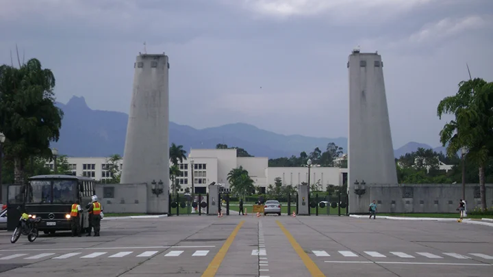 Entrada da ACADEMIA MILITAR DAS AGULHAS NEGRAS