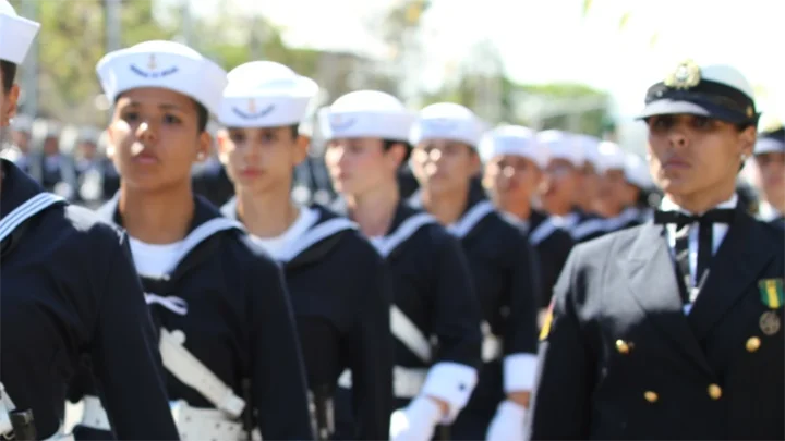 SERVIÇO MILITAR VOLUNTÁRIO-PRAÇAS CABO